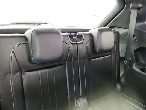 Used 2023 Volkswagen Tiguan SE R-Line image 28