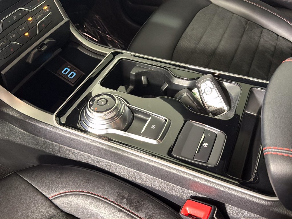 Used 2020 Ford Edge ST-Line FWD image 23