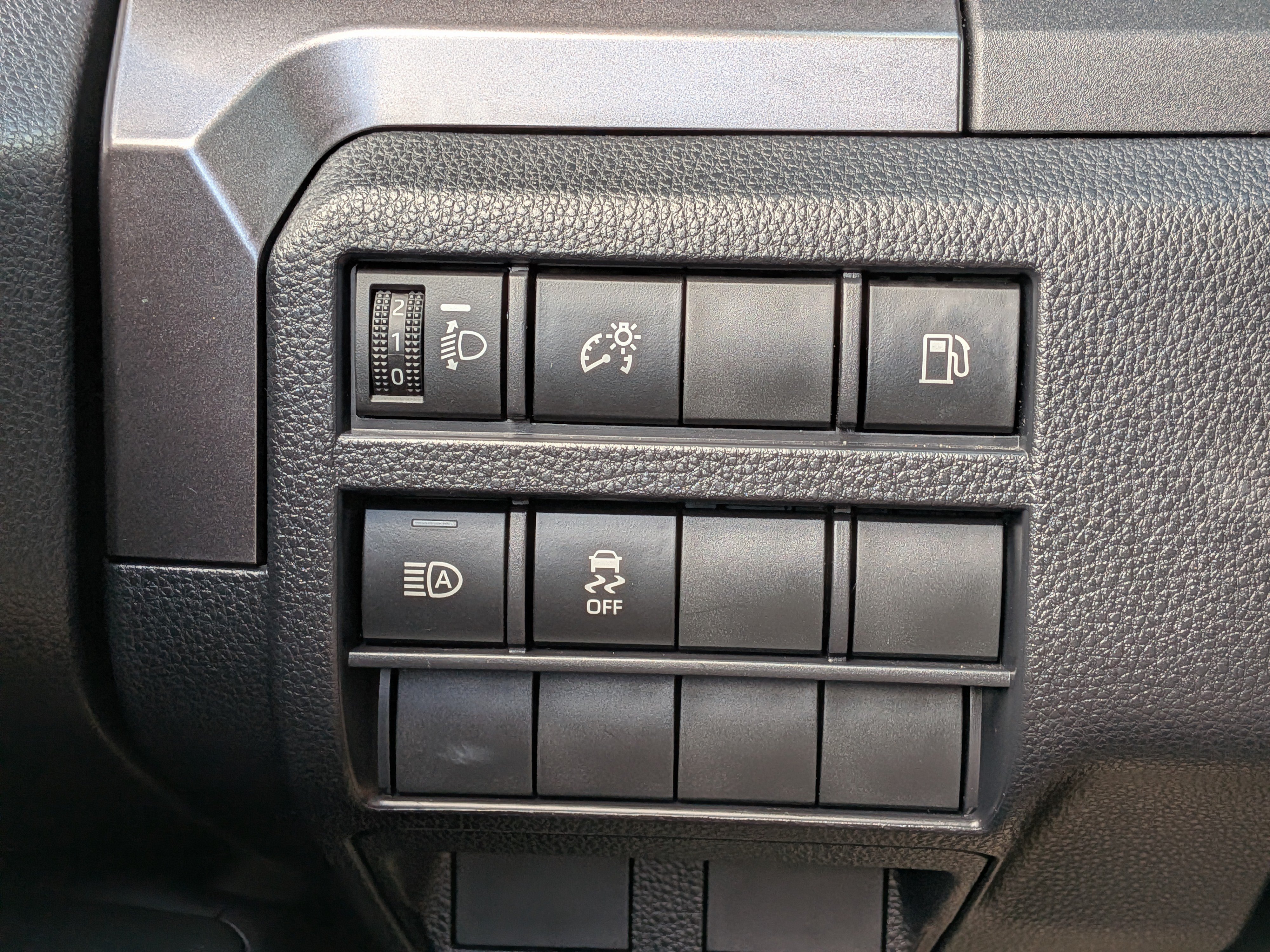 Used 2025 Toyota 4Runner SR5 AWD/4WD image 23