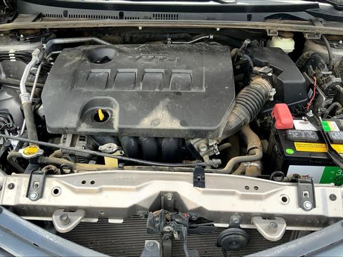 Used 2015 Toyota Corolla LE FWD image 32