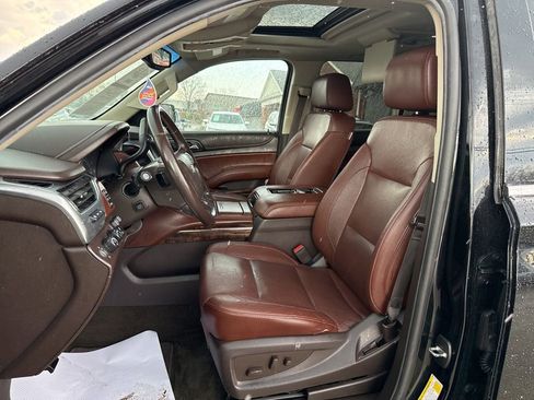 Used 2018 Chevrolet Suburban Premier image 3