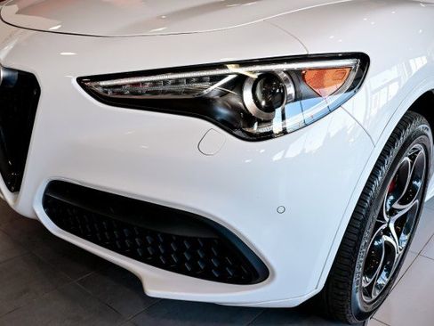 Used 2023 Alfa Romeo Stelvio Veloce image 10