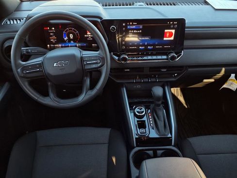 Used 2025 Chevrolet Colorado Trail Boss image 12