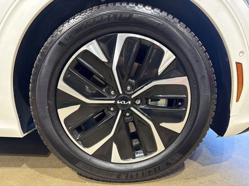 Used 2022 Kia EV6 GT-Line w/ GT-Line Suede Seat Package image 23