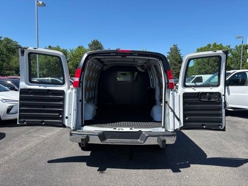 Used 2024 GMC Savana 2500 w/ Driver Convenience Package RWD image 8
