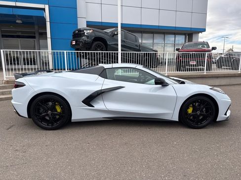 Used 2021 Chevrolet Corvette Stingray Premium Conv w/ Z51 Performance Package image 6