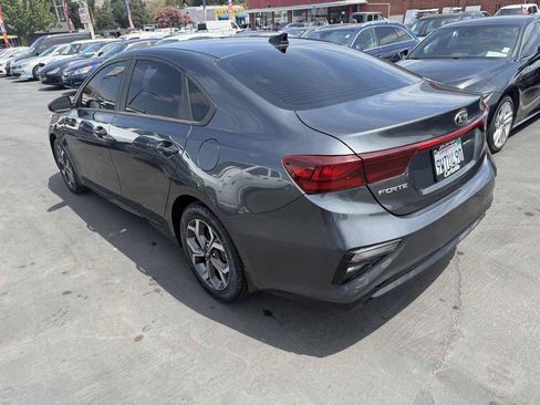 Used 2020 Kia Forte LXS FWD image 4