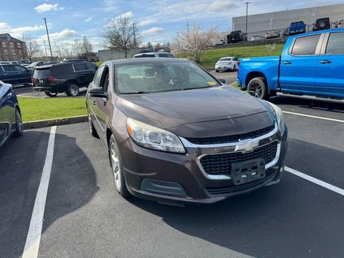 Used 2015 Chevrolet Malibu LT w/ Power Convenience Package image 3