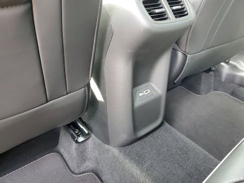 Used 2023 Buick Envision Essence AWD/4WD image 28