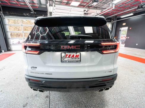Used 2024 GMC Acadia AT4 w/ Luxury Package image 3