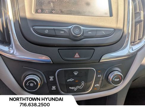 Used 2020 Chevrolet Equinox LS FWD image 17