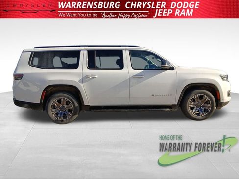Used 2024 Jeep Wagoneer L Series II w/ Flexible Seating Group image 2