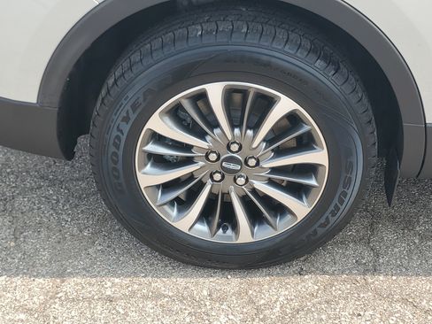 Certified 2023 Lincoln Nautilus Reserve AWD/4WD image 7