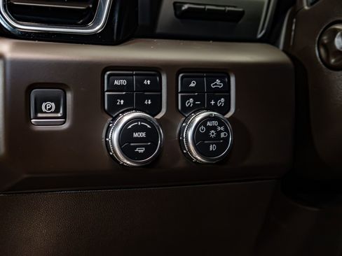 Used 2024 GMC Sierra 1500 Denali w/ Denali Reserve Package AWD/4WD image 21