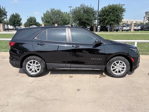 Used 2024 Chevrolet Equinox LS w/ Driver Confidence II Package FWD image 3