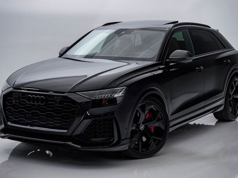 Used 2021 Audi RS Q8 4.0T w/ Carbon Optic Package image 3