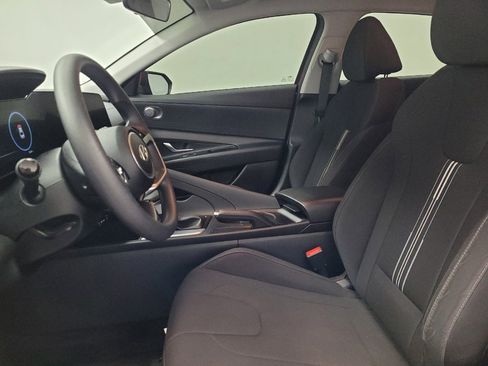 Used 2024 Hyundai Elantra SEL image 17