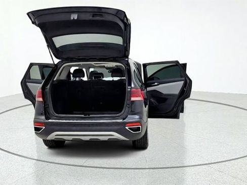 Used 2022 Volkswagen Taos SE FWD image 17