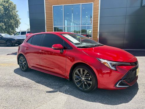 Used 2025 Toyota Corolla XSE FWD image 1