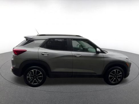 Used 2025 Chevrolet TrailBlazer LT image 16