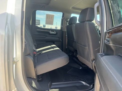 Used 2024 GMC Sierra 1500 SLE image 18