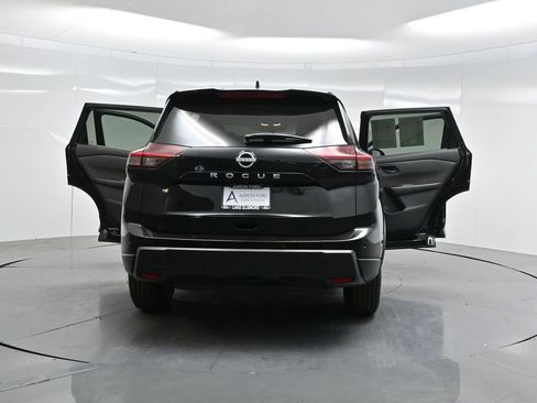 Used 2024 Nissan Rogue S image 42