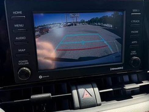 Used 2020 Toyota RAV4 XLE AWD/4WD image 11