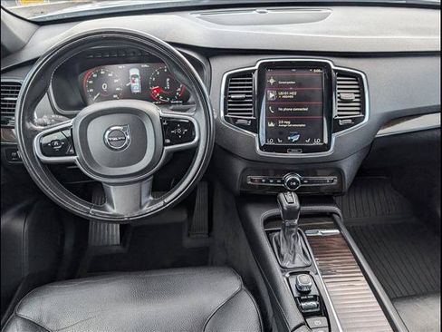 Used 2018 Volvo XC90 T6 Momentum w/ Convenience Package AWD/4WD image 9