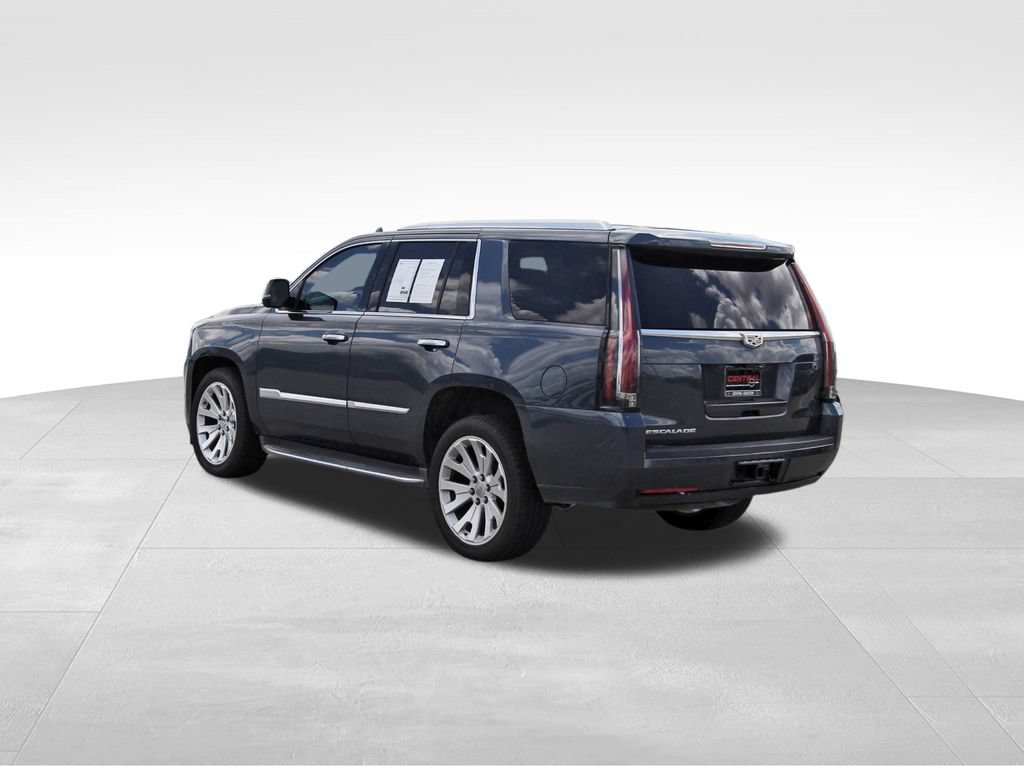 Used 2019 Cadillac Escalade Luxury RWD image 3