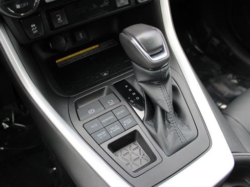 Used 2021 Toyota RAV4 XLE Premium AWD/4WD image 20