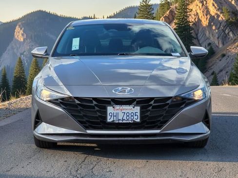 Used 2023 Hyundai Elantra SEL image 3