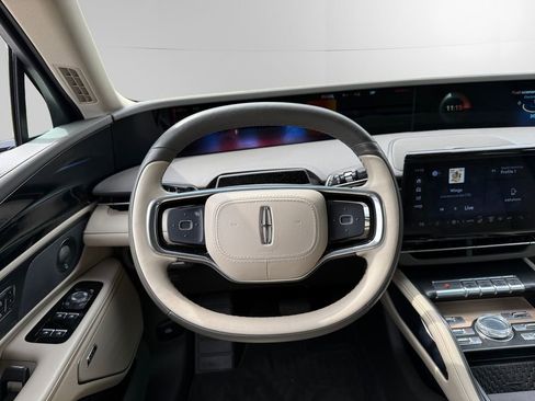 Used 2024 Lincoln Nautilus Reserve w/ Equipment Group 202A AWD/4WD image 12