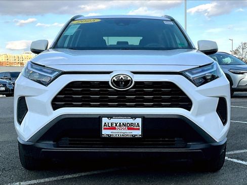 Used 2025 Toyota RAV4 XLE image 3