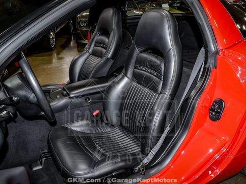 Used 1997 Chevrolet Corvette Coupe w/ Roof Pkg image 82