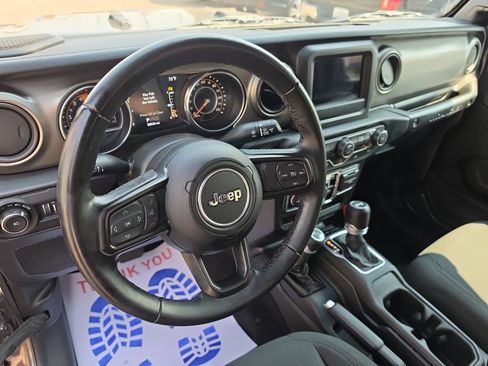 Used 2021 Jeep Wrangler Unlimited Sport AWD/4WD image 11