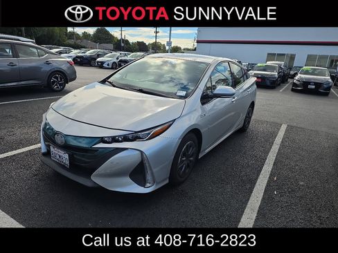 Used 2017 Toyota Prius Prime Premium FWD image 1