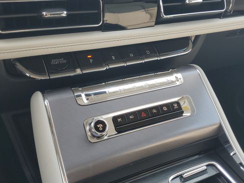 New 2026 Lincoln Aviator AWD image 21