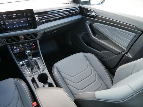 Certified 2025 Volkswagen Jetta SEL image 11