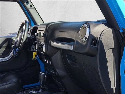 Used 2017 Jeep Wrangler Unlimited Sahara w/ Connectivity Group image 20