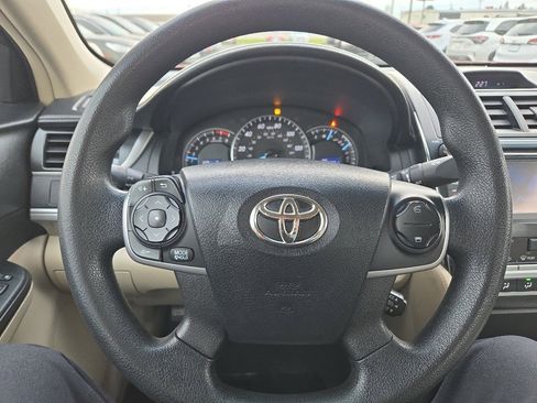 Used 2013 Toyota Camry LE image 15