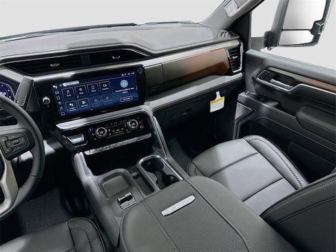 New 2026 GMC Sierra 2500 Denali w/ Denali Reserve Package image 24