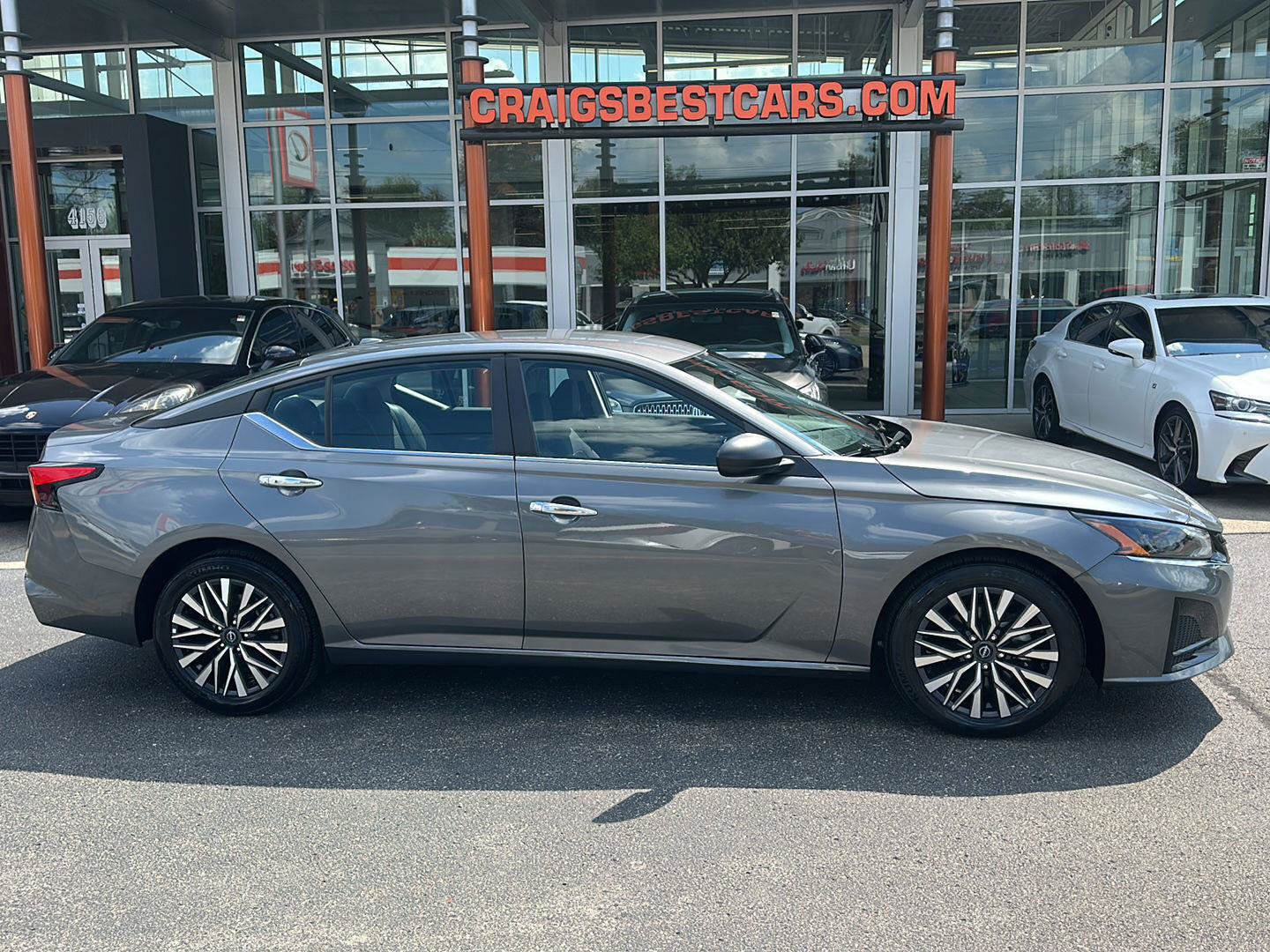 Used 2025 Nissan Altima 2.5 SV FWD image 1
