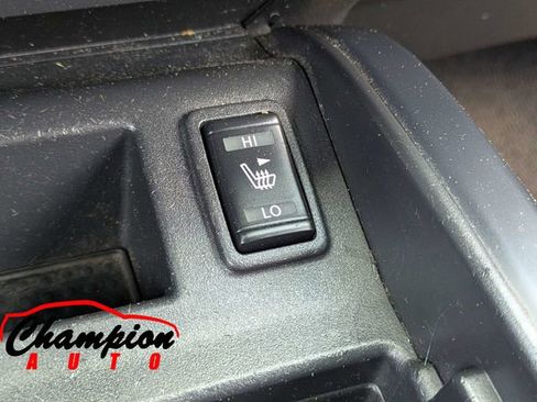 Used 2019 Nissan Titan SV w/ SV Convenience Package RWD image 25