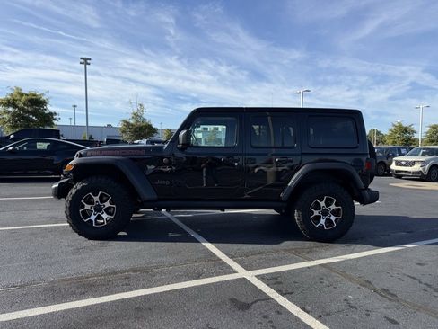 Used 2021 Jeep Wrangler Unlimited Rubicon w/ Cold Weather Group image 4