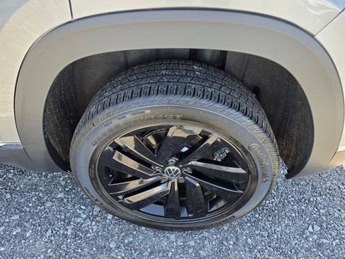 Used 2021 Volkswagen Atlas Cross Sport SEL AWD/4WD image 30
