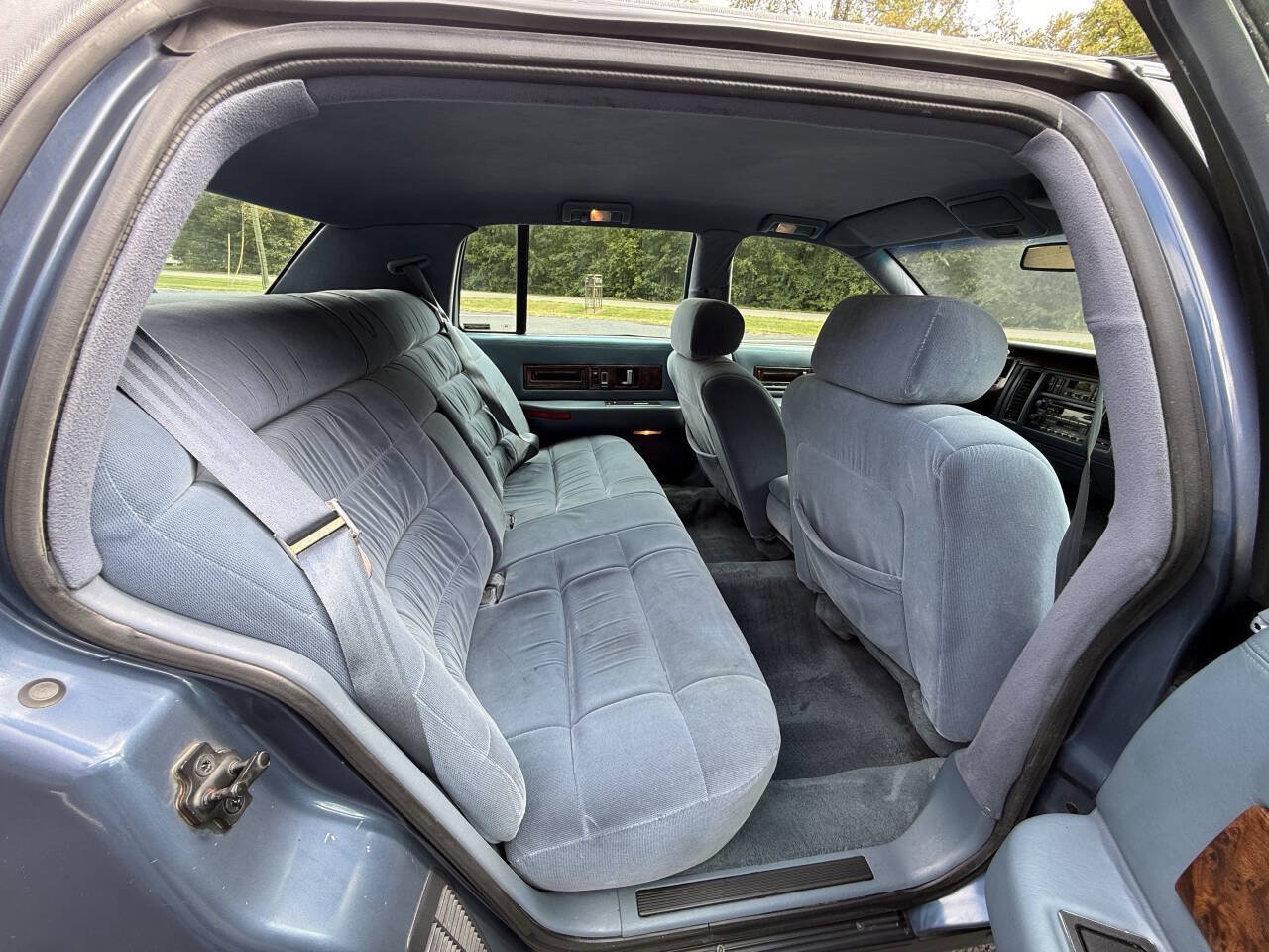 Used 1994 Cadillac Fleetwood Brougham RWD image 13
