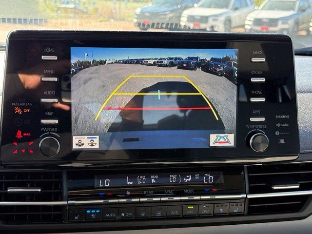 Used 2022 Toyota Sienna Limited AWD/4WD image 21
