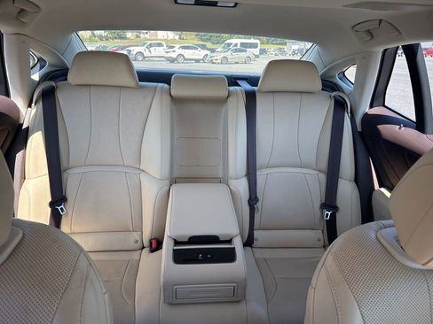 Used 2019 Lexus LS 500 AWD image 24