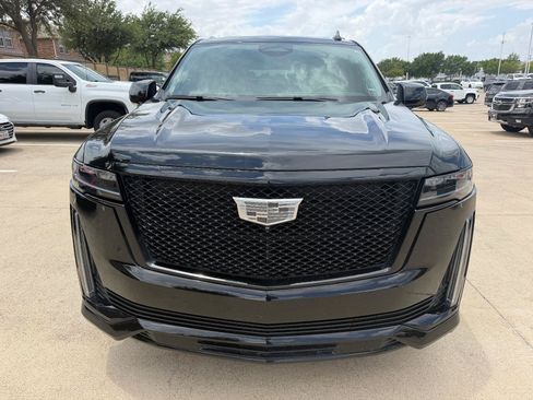 Used 2022 Cadillac Escalade Sport Platinum w/ LPO, ONYX Package AWD/4WD image 8