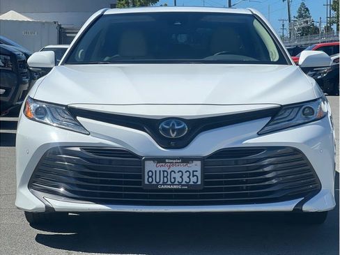 Used 2018 Toyota Camry XLE w/ Audio Package FWD image 2